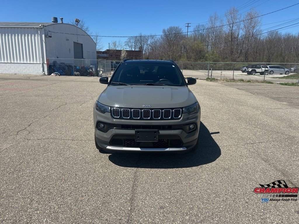 Used 2023 Gray Jeep Limited image 9