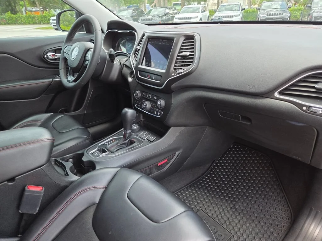 Used 2022 Granite Crystal Metallic Clearcoat Jeep Trailhawk image 14