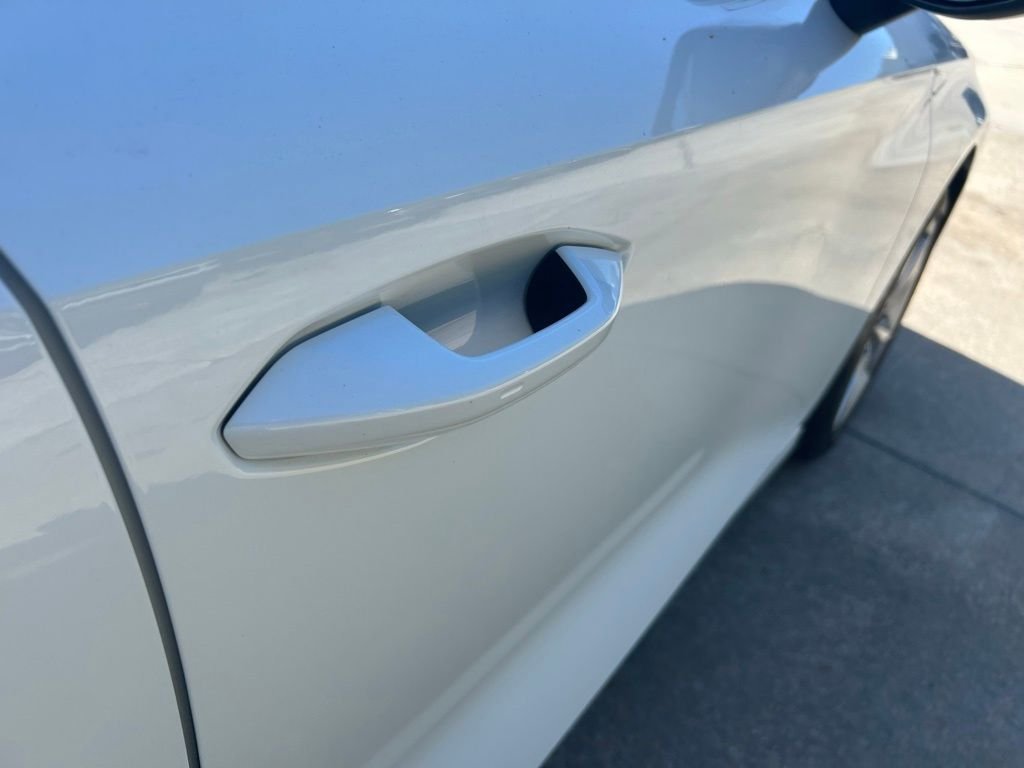 Used 2023 White Audi 40 Premium image 33