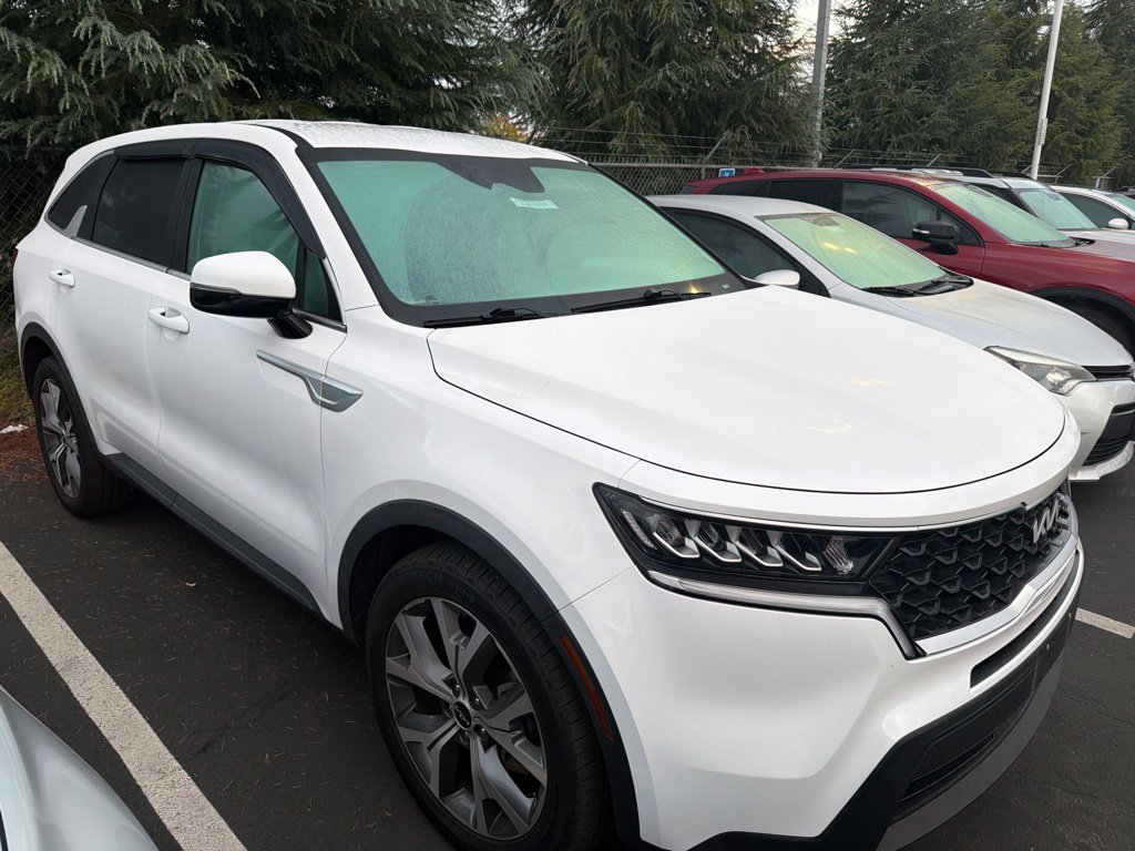 Used 2023 White Pearl Kia LX image 3