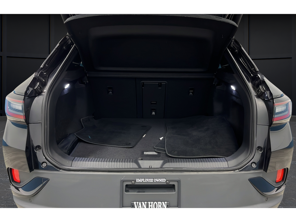 Used 2023 Deep Black Volkswagen Pro S image 25