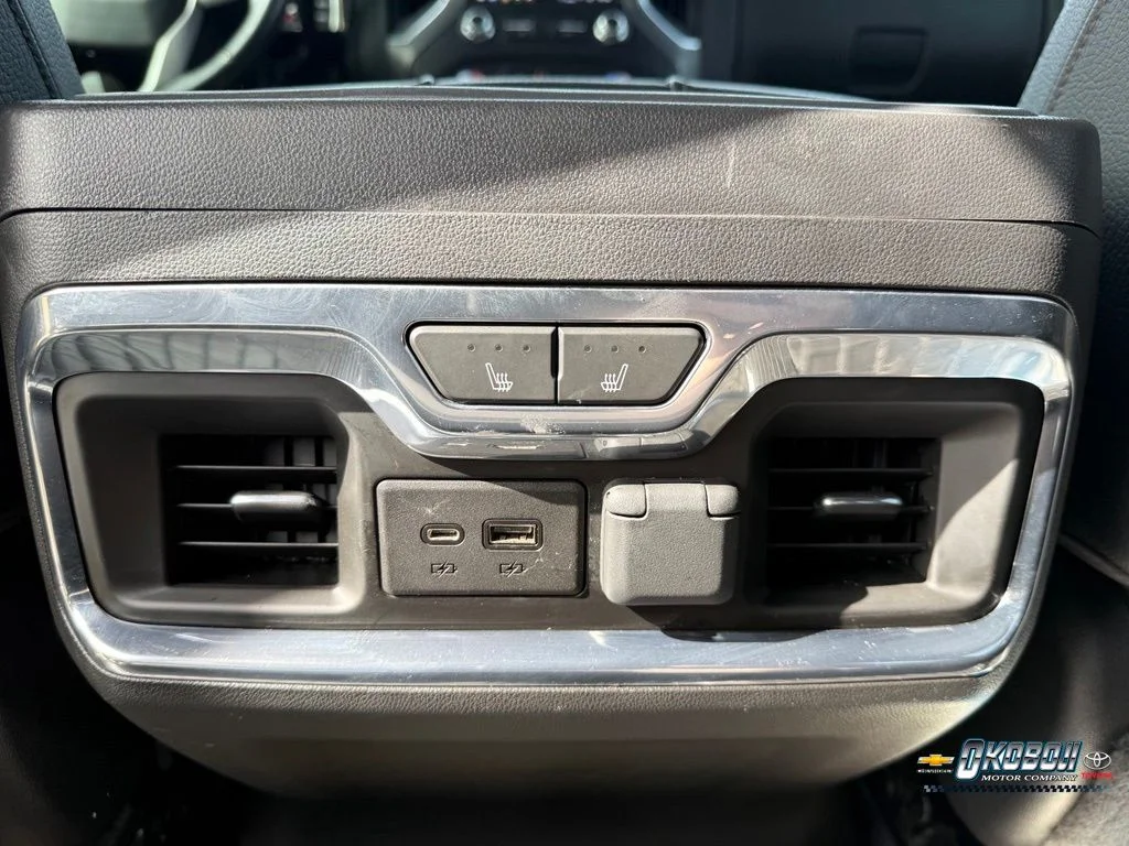 Used 2021 Green GMC Denali image 21