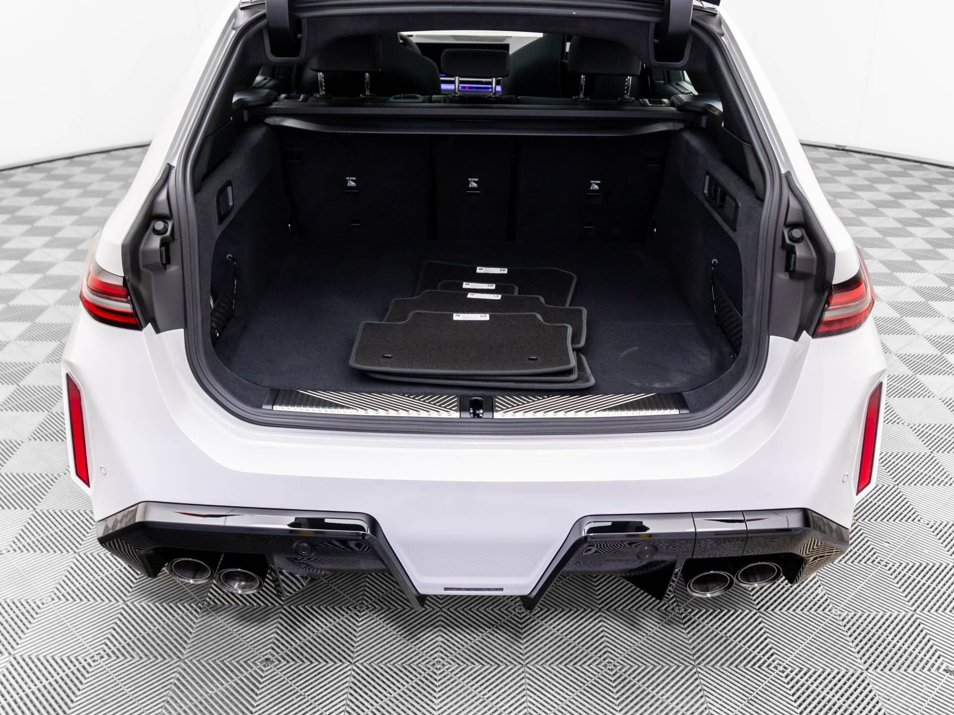 New 2026 Alpine White BMW Base image 34