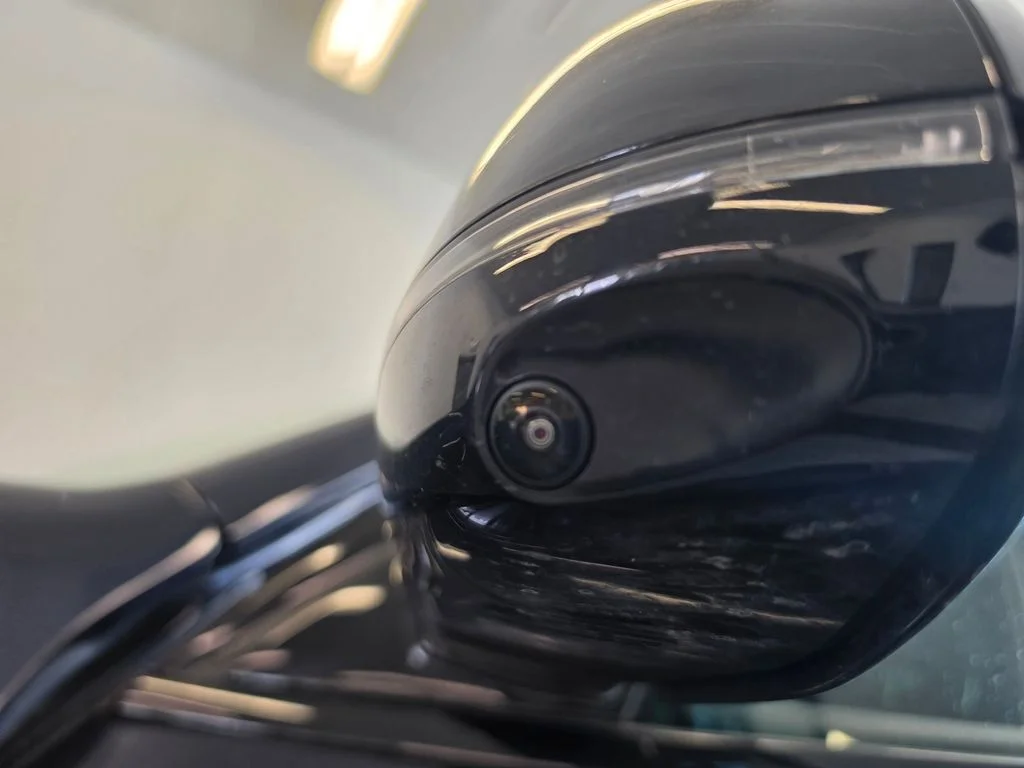 Used 2025 Black BMW M60i image 9