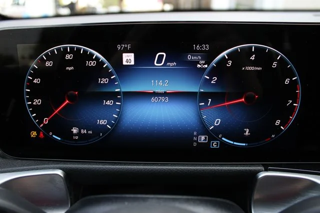 Used 2022  Mercedes-Benz GLB 250 image 13