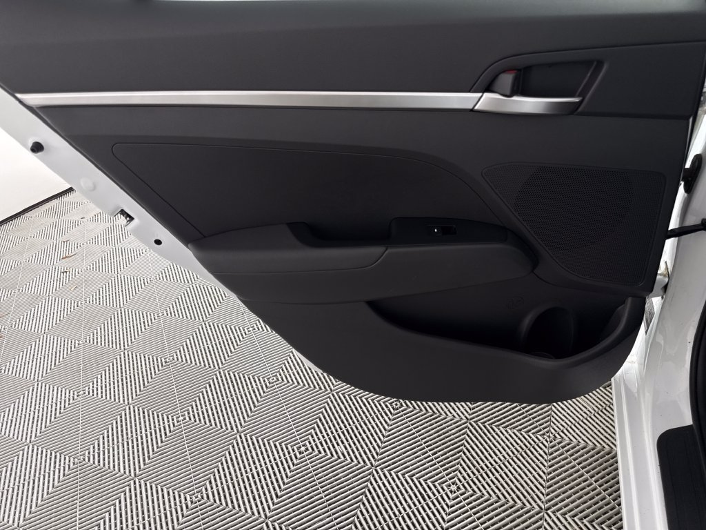 Used 2019 White Hyundai SE image 12