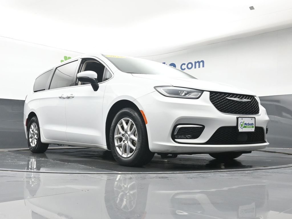 Used 2023 White Chrysler Touring L image 29
