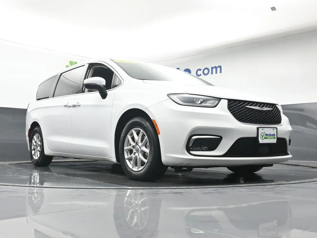 Certified Used 2023 White Chrysler Touring L image 29