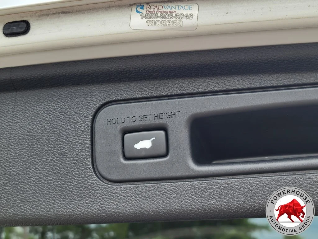 Used 2025 White Honda Touring image 14