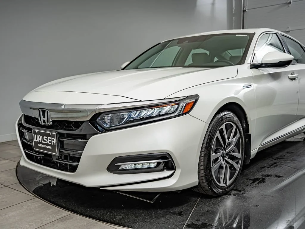 Used 2018 White Orchid Pearl Honda EX-L image 15