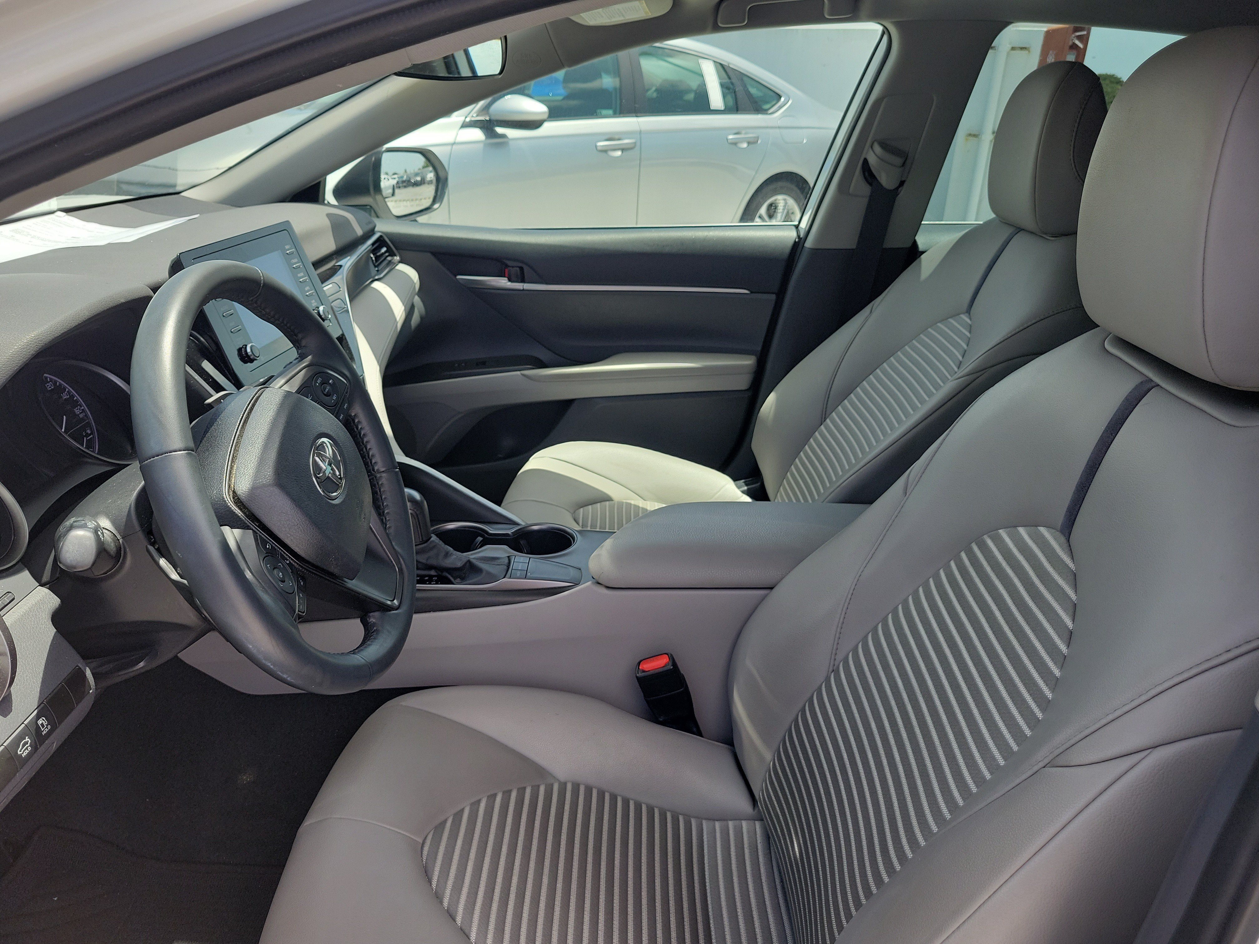 Used 2023 Ice Toyota SE image 20