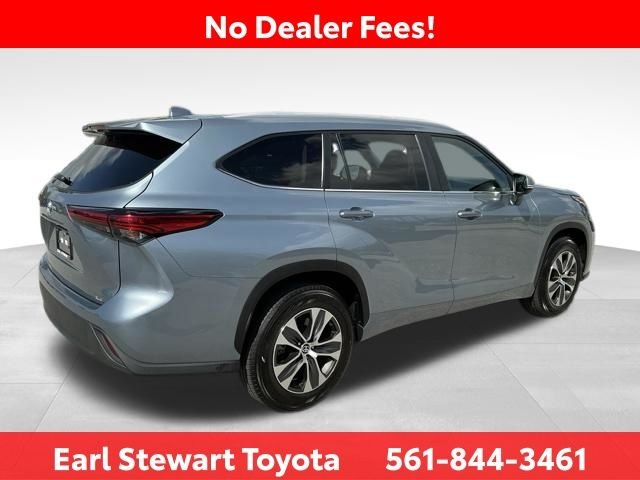 Used 2023 Blue Toyota XLE image 4