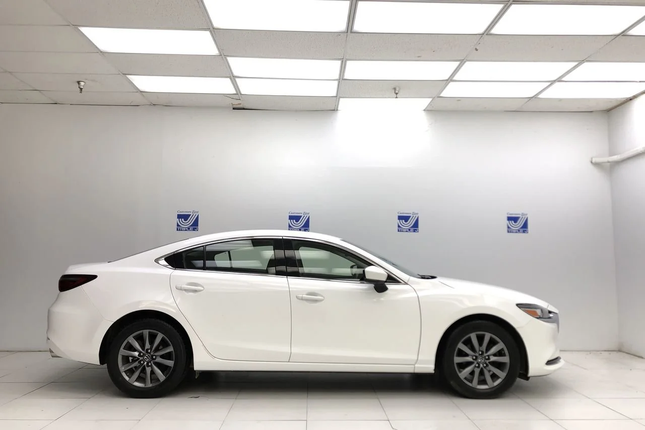 Used 2021 Snowflake White Pearl Mazda Grand Touring image 2