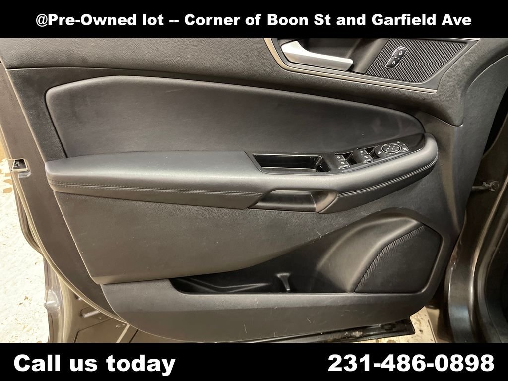 Used 2018 Gray Ford SEL image 14
