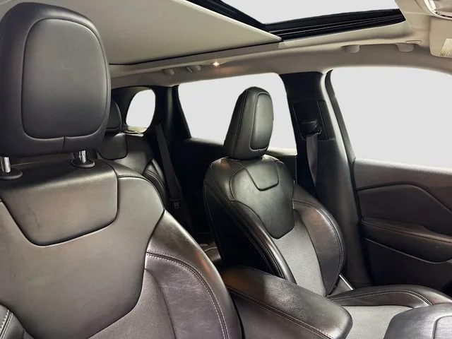 Used 2021  Jeep Latitude Plus image 28