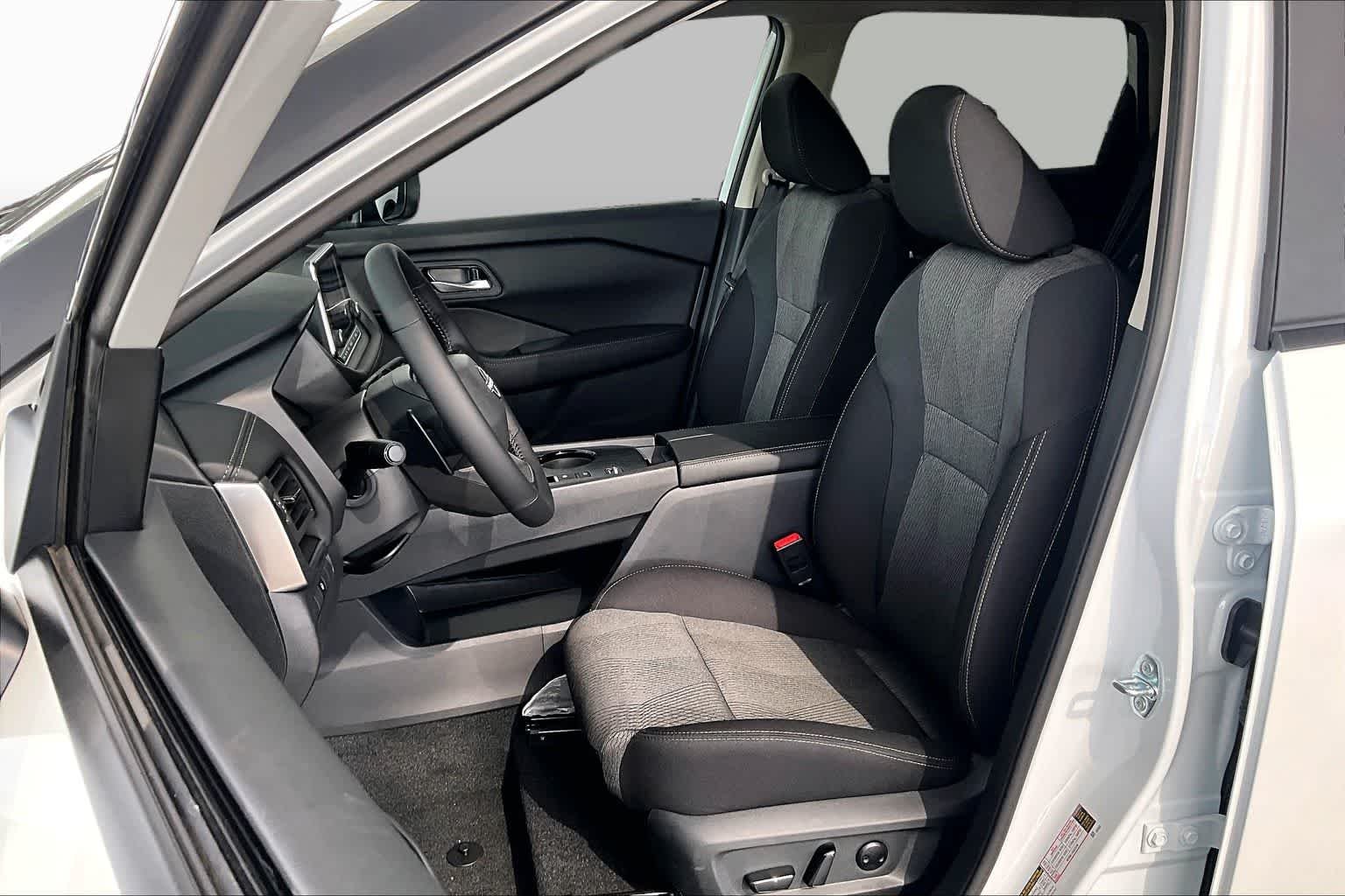 New 2026 Everest White Pearl TriCoat Nissan SV image 15