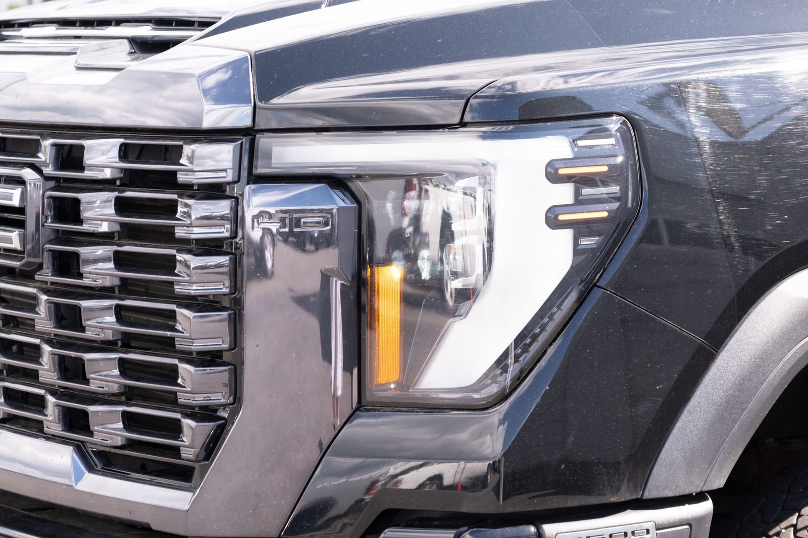 Used 2024 Onyx Black GMC Denali Ultimate image 23