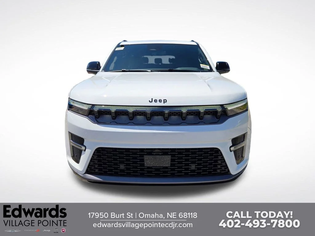 New 2026 Bright White Clear-Coat Exterior Paint Jeep Limited Altitude image 8