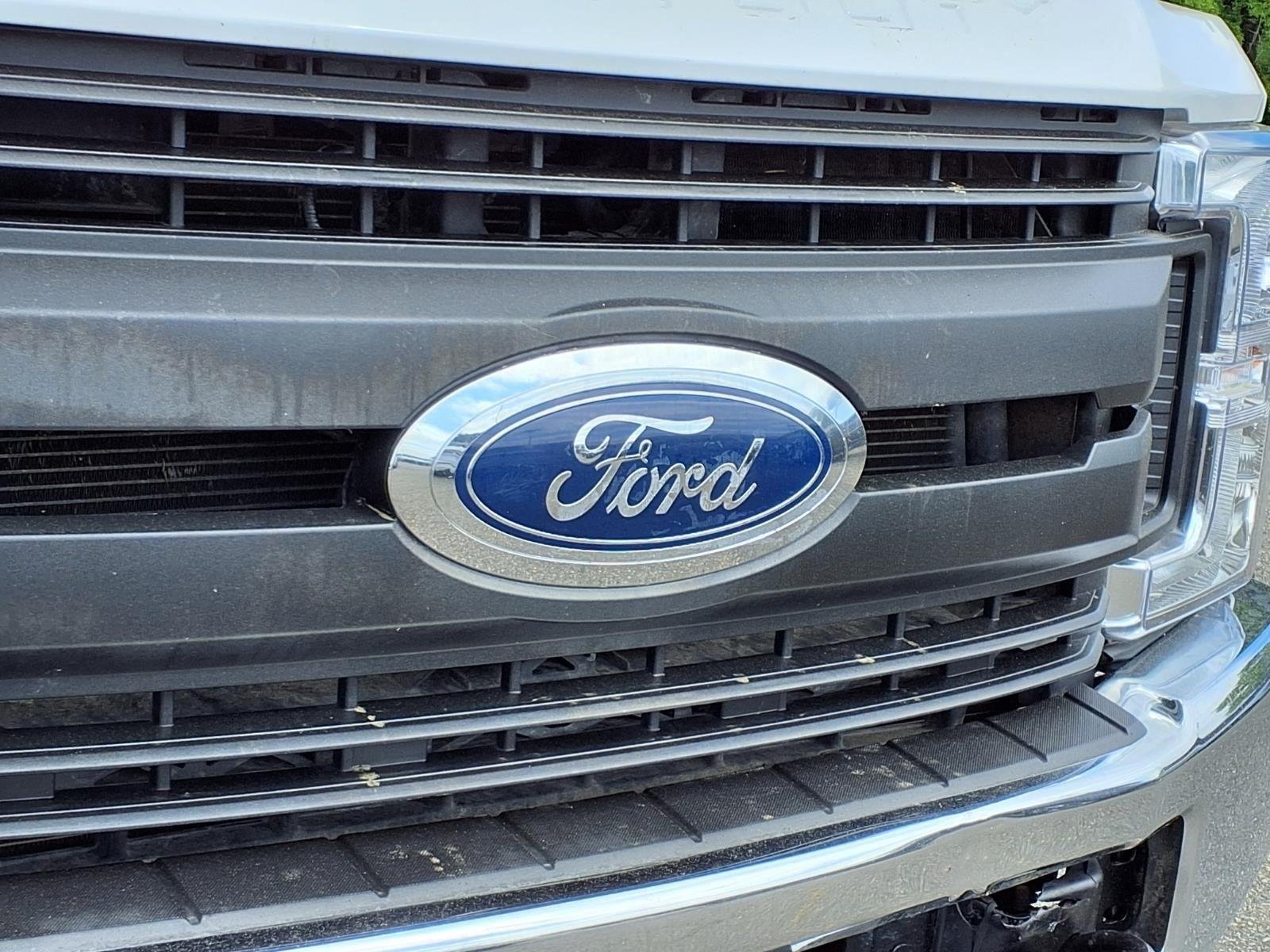Used 2017  Ford XL image 12