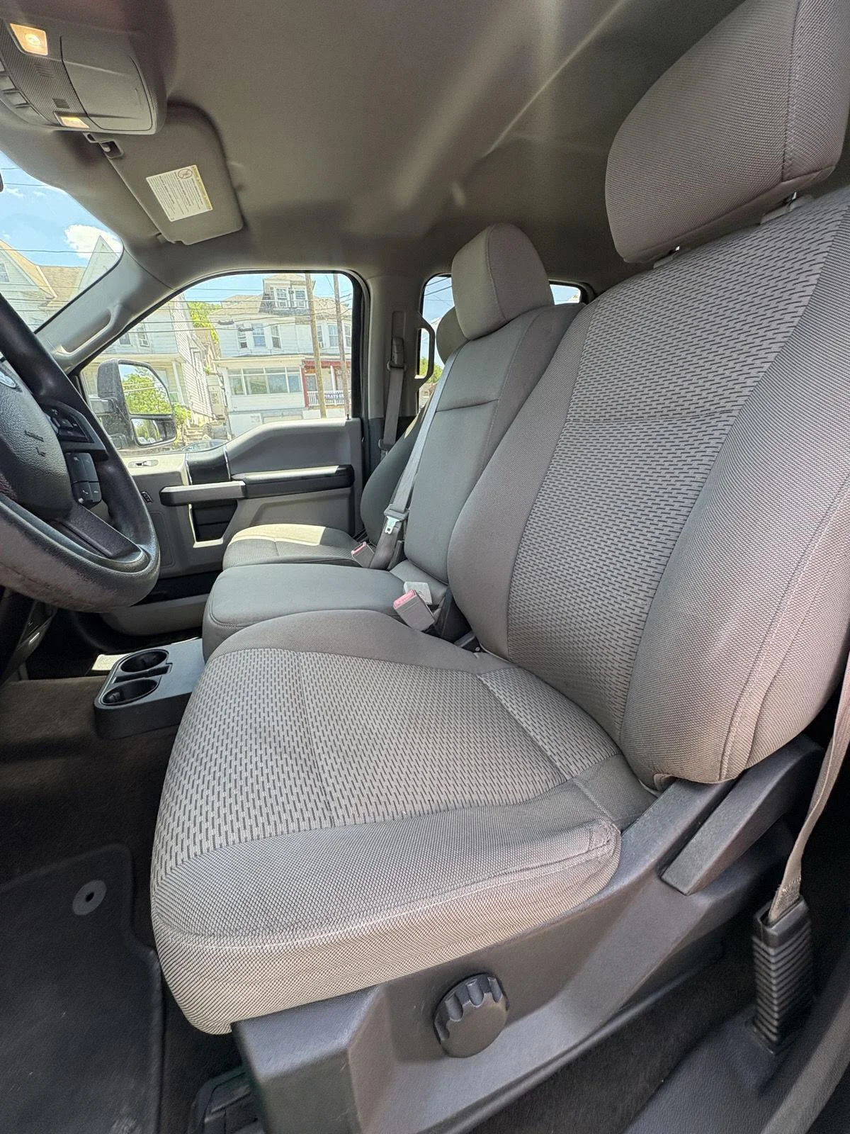 Used 2018 Magnetic Metallic Ford XLT image 16