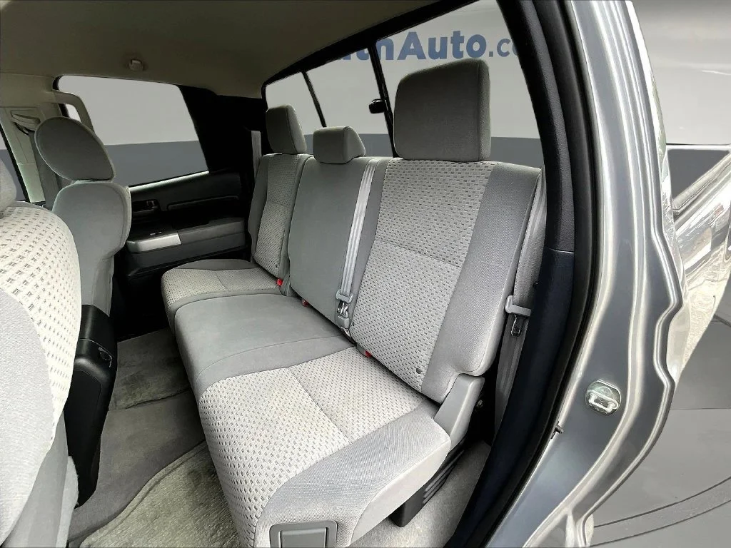 Used 2009 Silver Toyota SR5 image 24