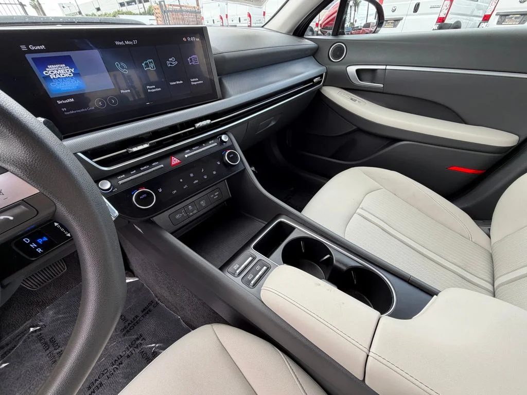 Used 2025 Red Hyundai SEL image 21