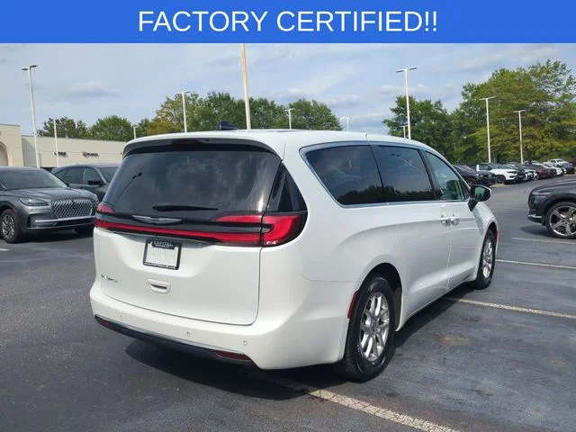 Used 2023 White Chrysler Touring L image 5