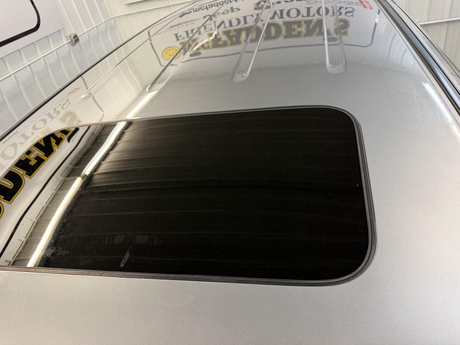Used 2019  Honda EX-L image 10