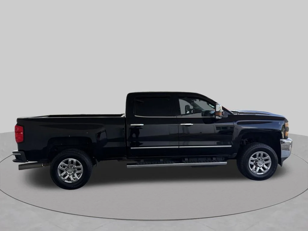 Used 2018 Black Chevrolet LTZ image 7