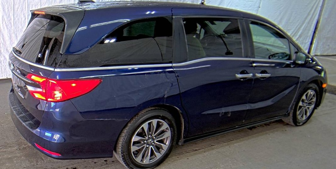 Used 2021 Obsidian Blue Pearl Honda EX-L image 4