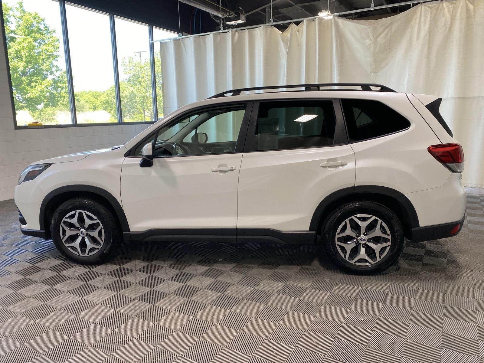 Used 2023 Crystal White Pearl Subaru Premium image 7
