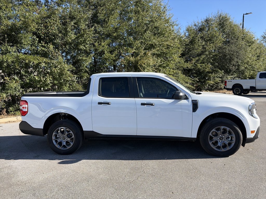 New 2026 Oxford White Ford XLT image 7