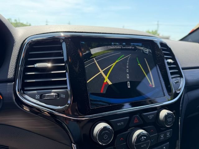 Certified Used 2022 White Jeep Laredo X image 29