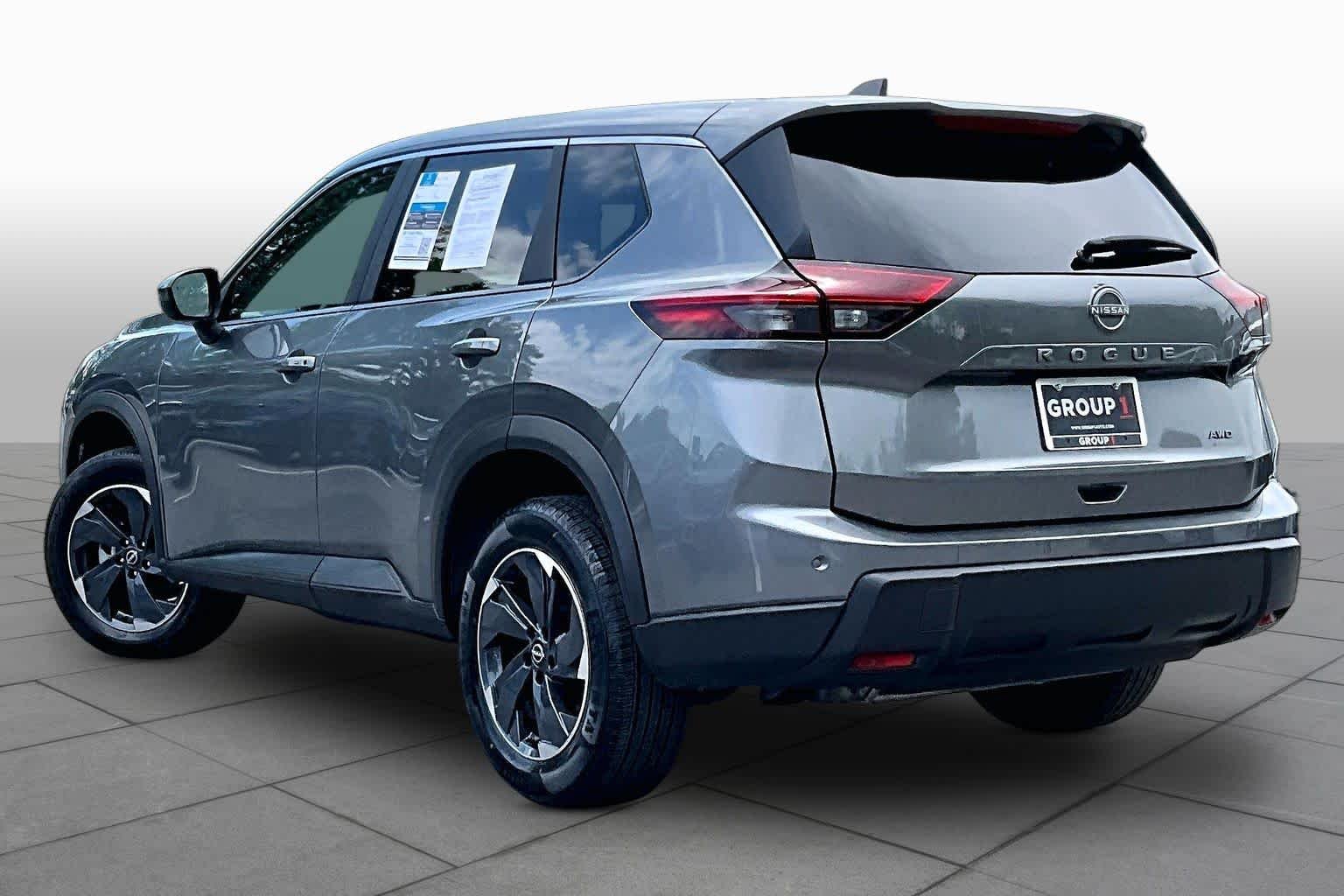 Used 2025 Gun Metallic Nissan SV image 12