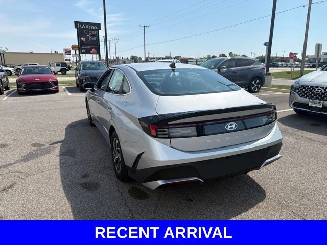 Used 2026 Silver Hyundai Blue image 17