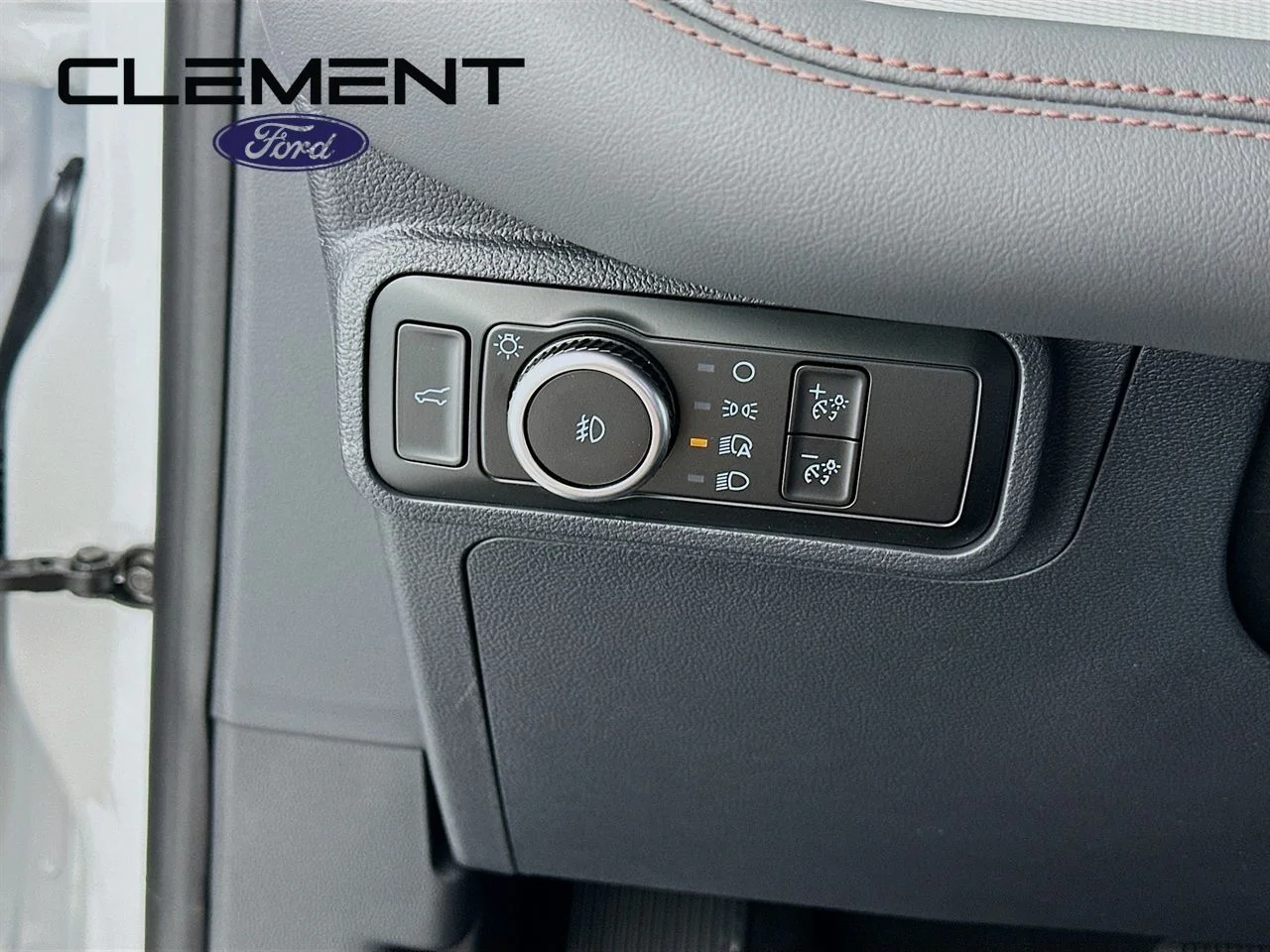 New 2026 Star White Metallic Tri-Coat Ford Active image 13