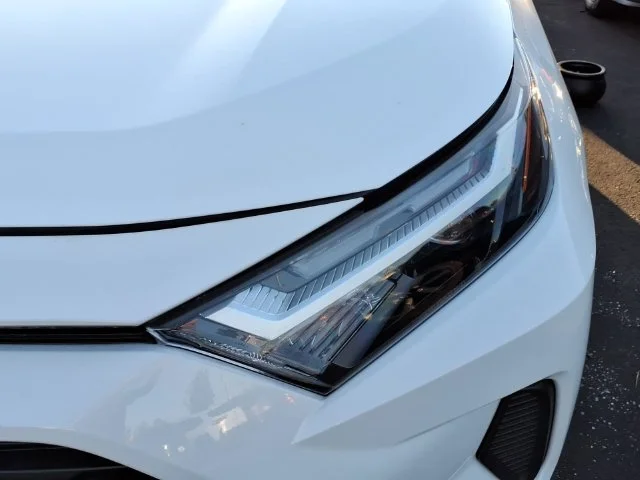Used 2025 White Toyota XLE image 26