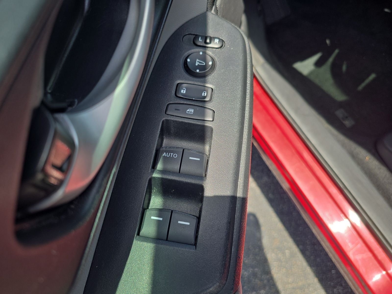 Used 2020 Red Honda LX image 13