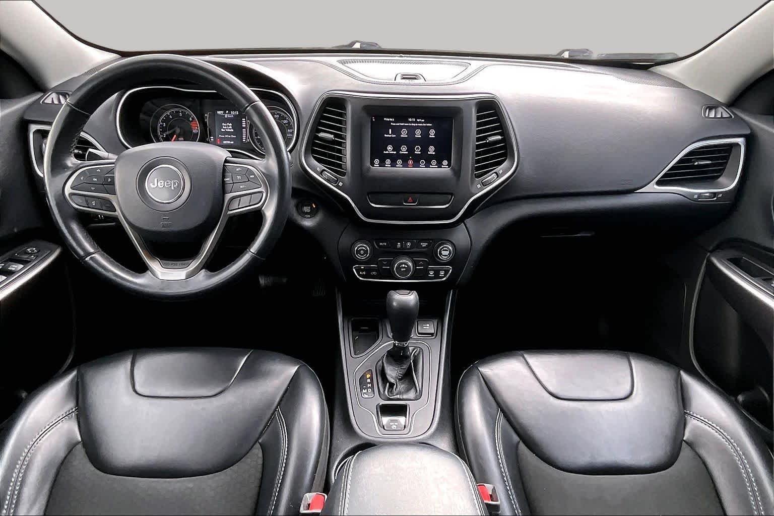 Used 2019 Diamond Black Crystal Pearlcoat Jeep Latitude Plus image 15