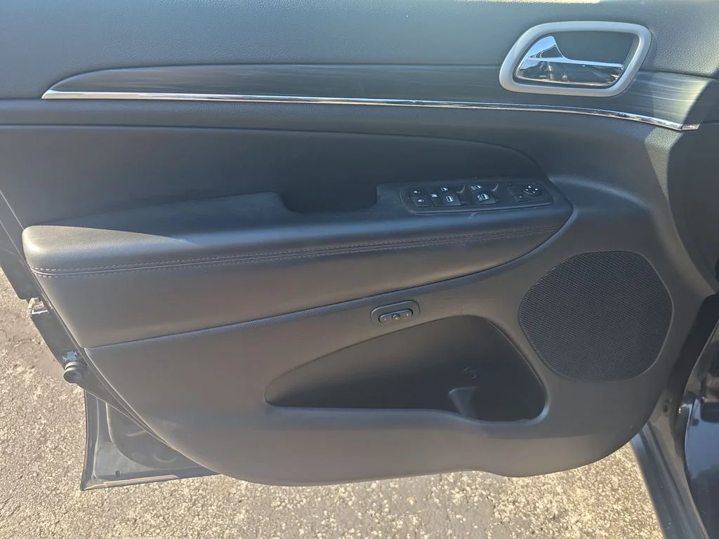 Used 2021 Black Jeep Limited image 12