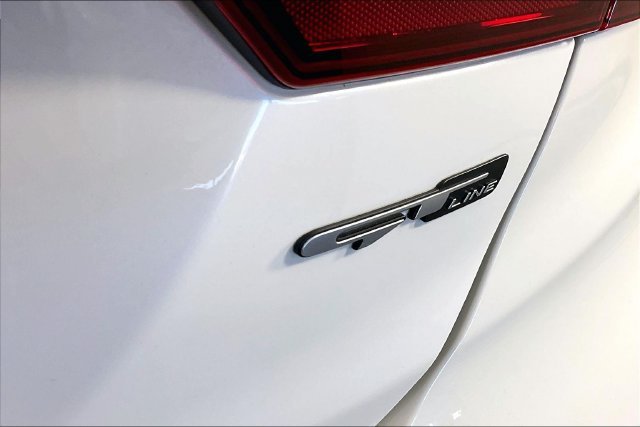Used 2022 White Kia GT-Line image 22