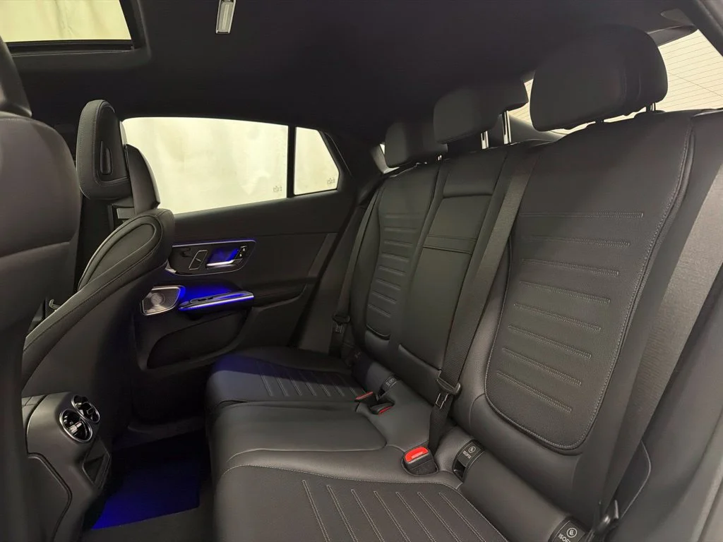New 2027 White Mercedes-Benz GLC 300 Coupe image 21