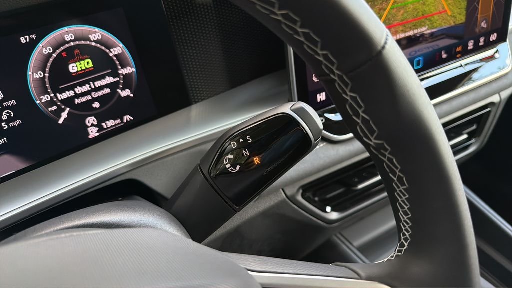 New 2026 Deep Black Pearl Volkswagen 2.0T SE image 14