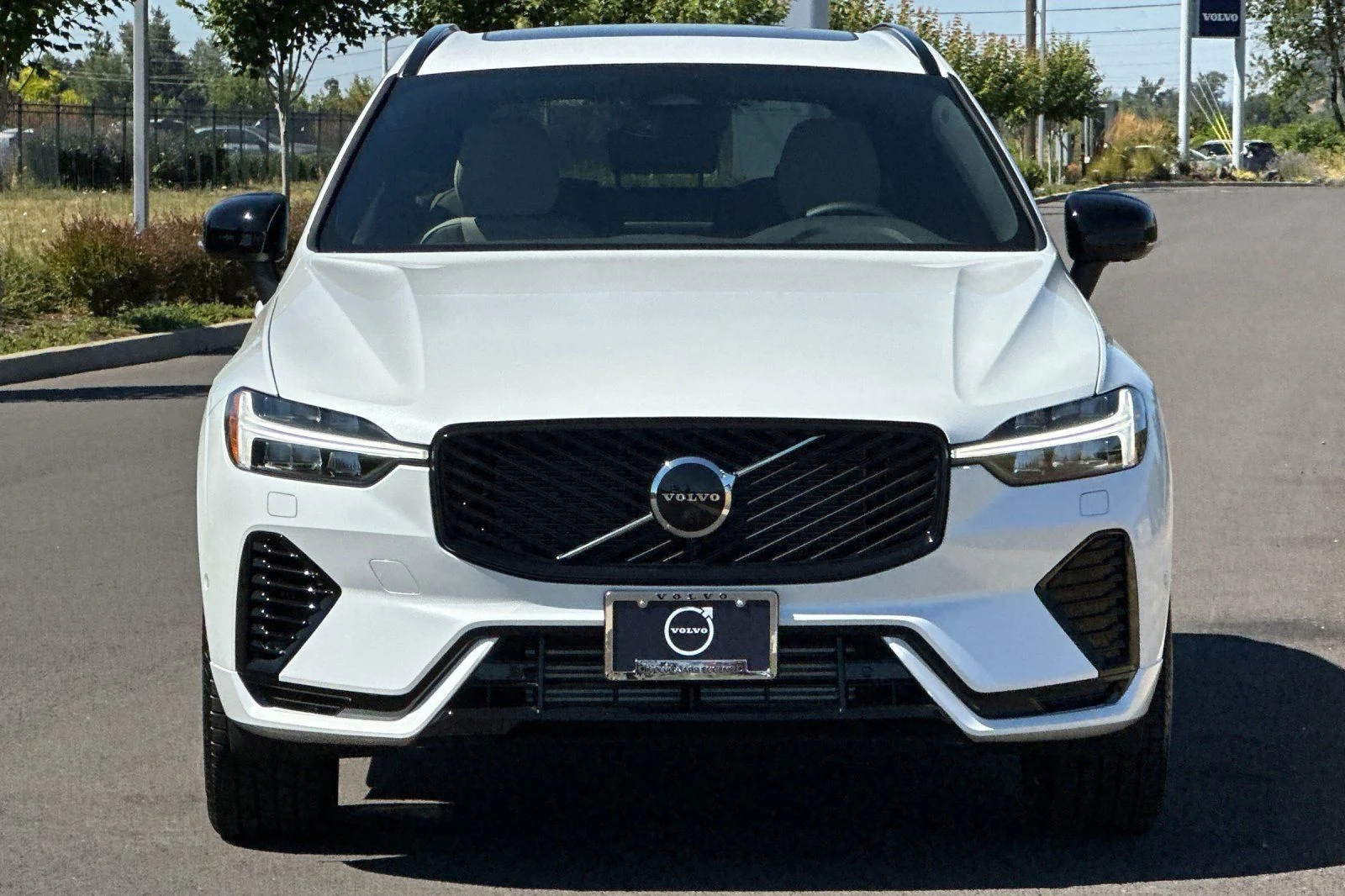 New 2026 Crystal White Volvo Plus image 8