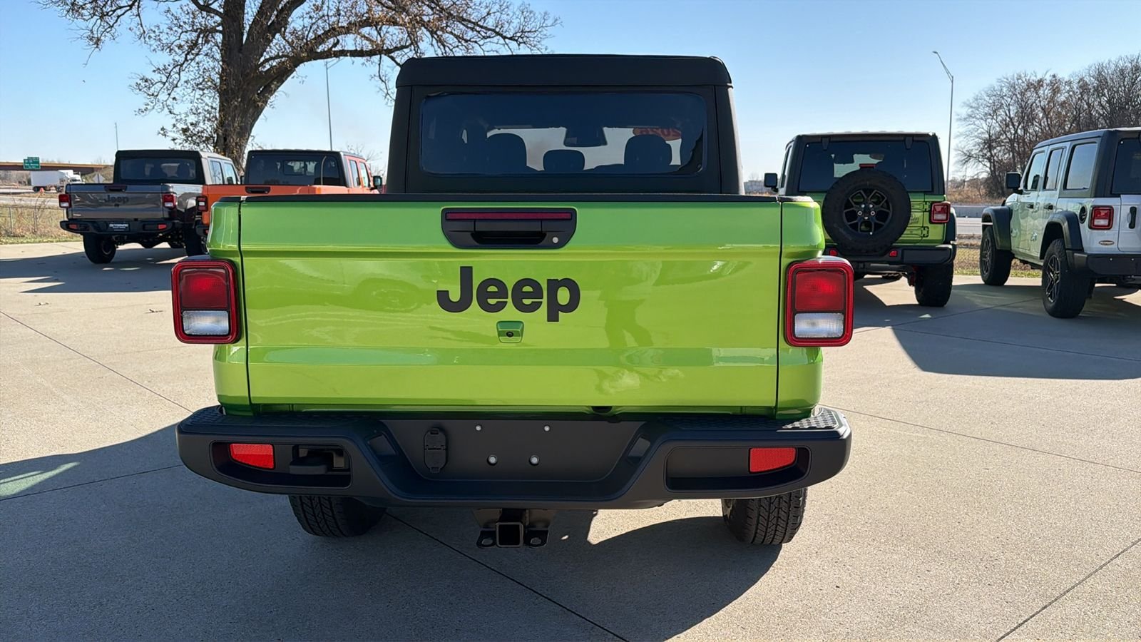 New 2026 Mojito Exterior Paint Jeep Sport S image 4