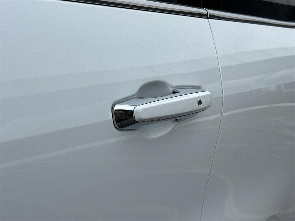 2026 GMC ACADIA - Image 12