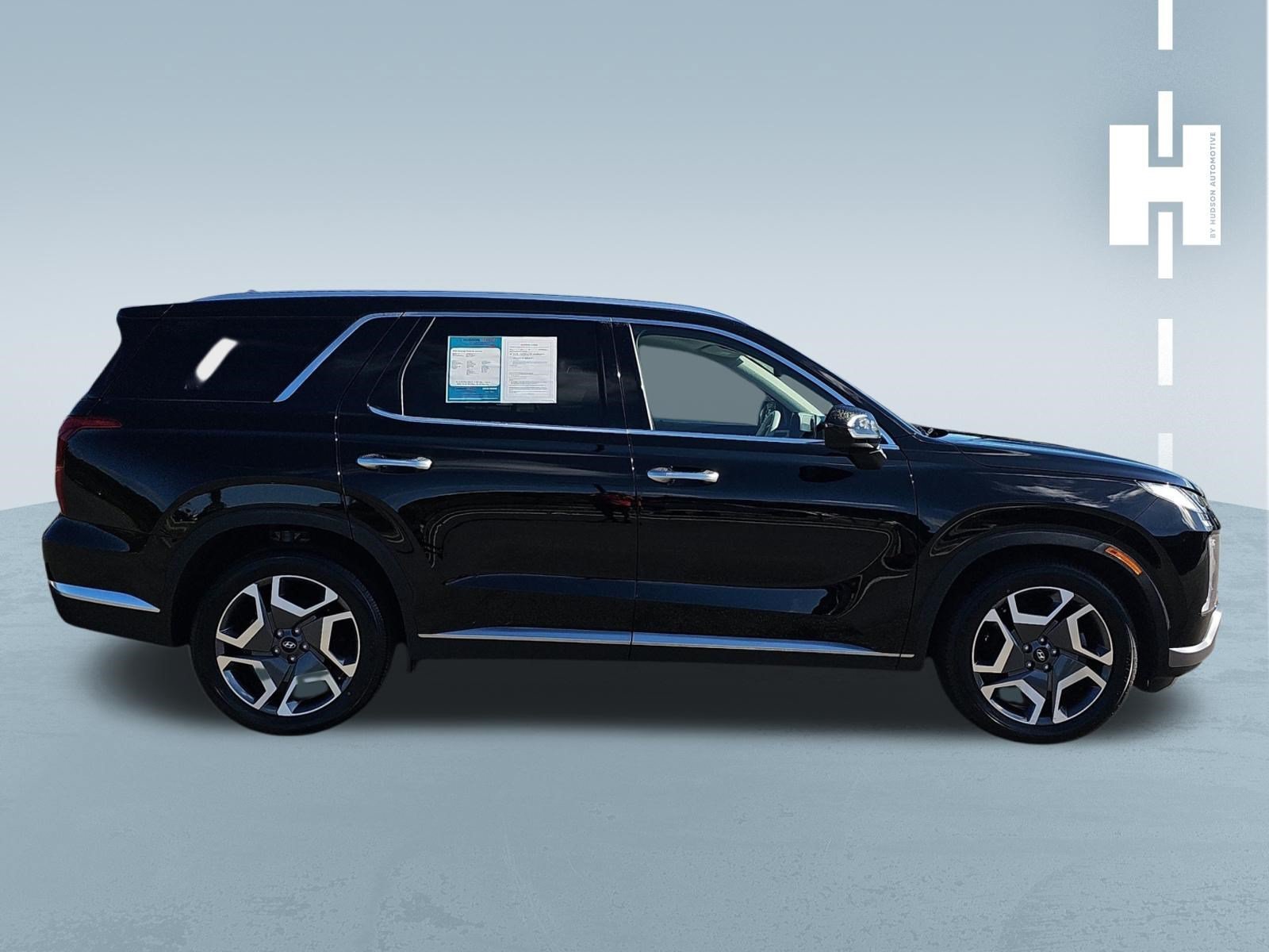 Used 2025 Abyss Black Pearl Hyundai Limited image 2