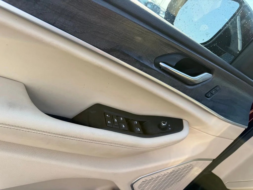 Used 2022 Red Jeep Limited image 6