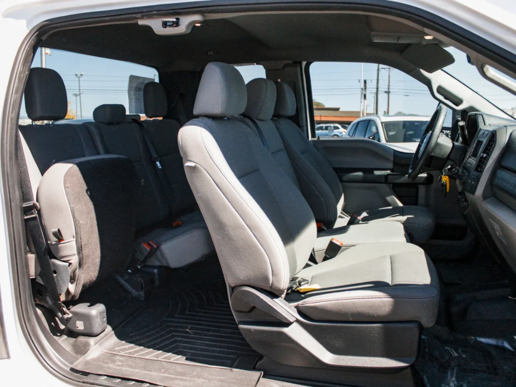 Used 2020 Oxford White Ford XL image 25