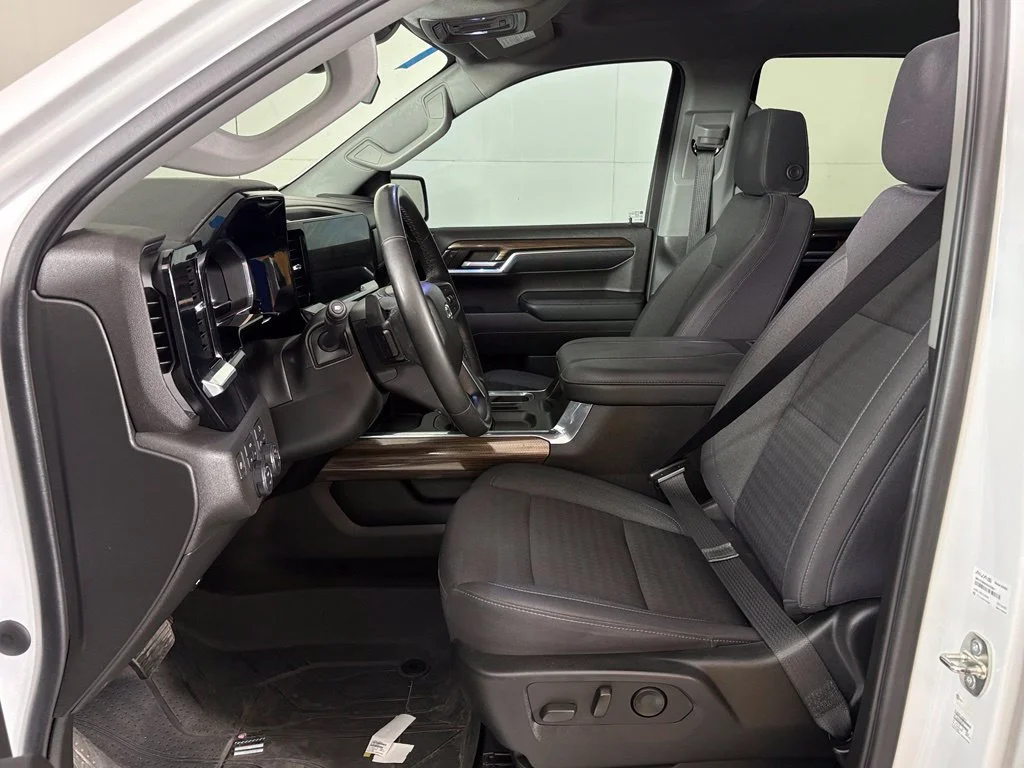 Used 2023 SUMMIT WHITE Chevrolet RST image 14
